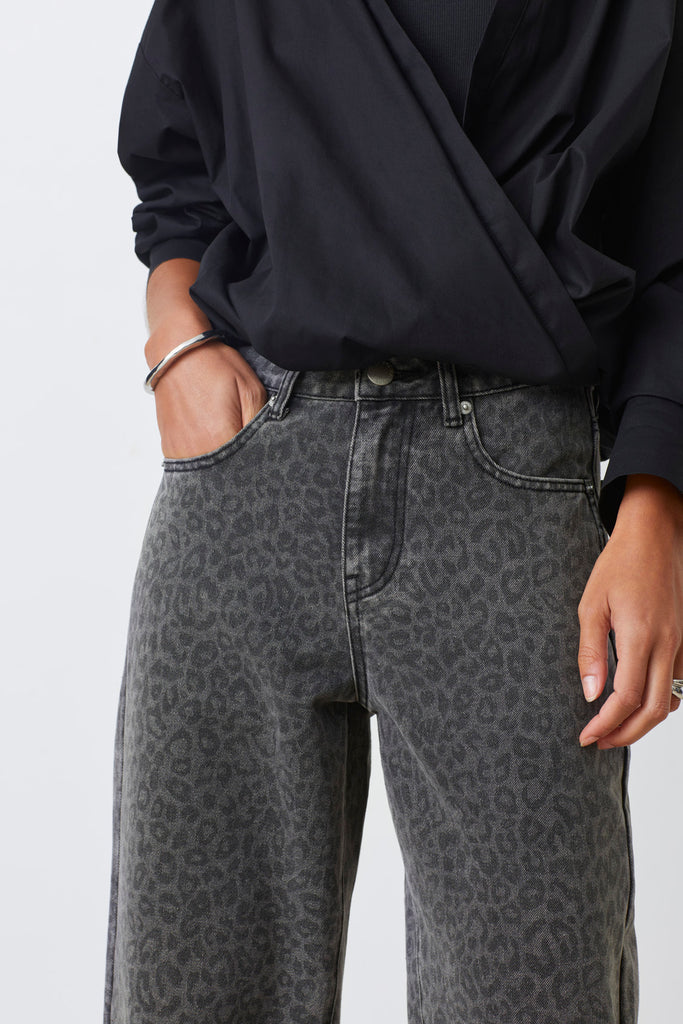 ROBIN - Leopard print carbon jeans - Suncoo HK