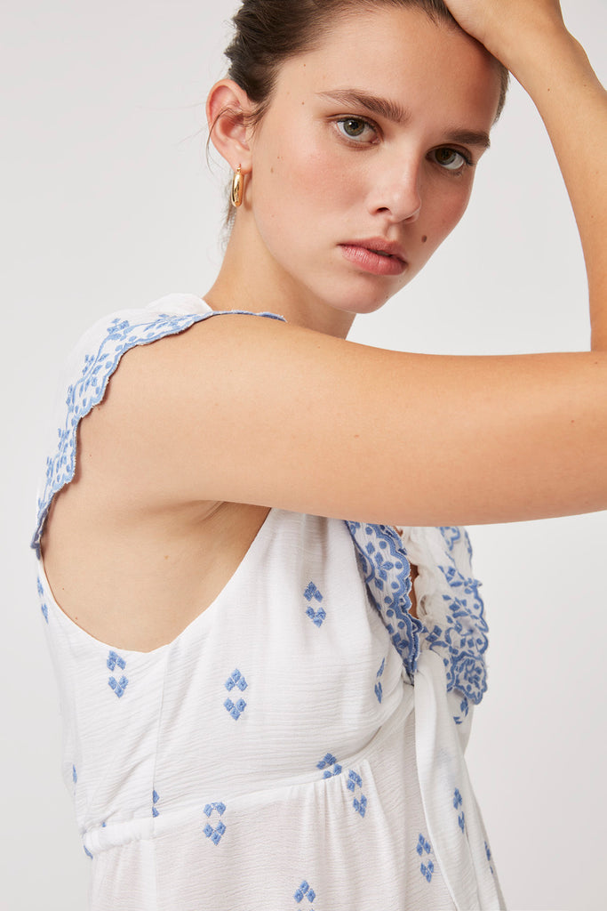 Lexi - Embroidered Blue Detail Short Blouse - Suncoo HK