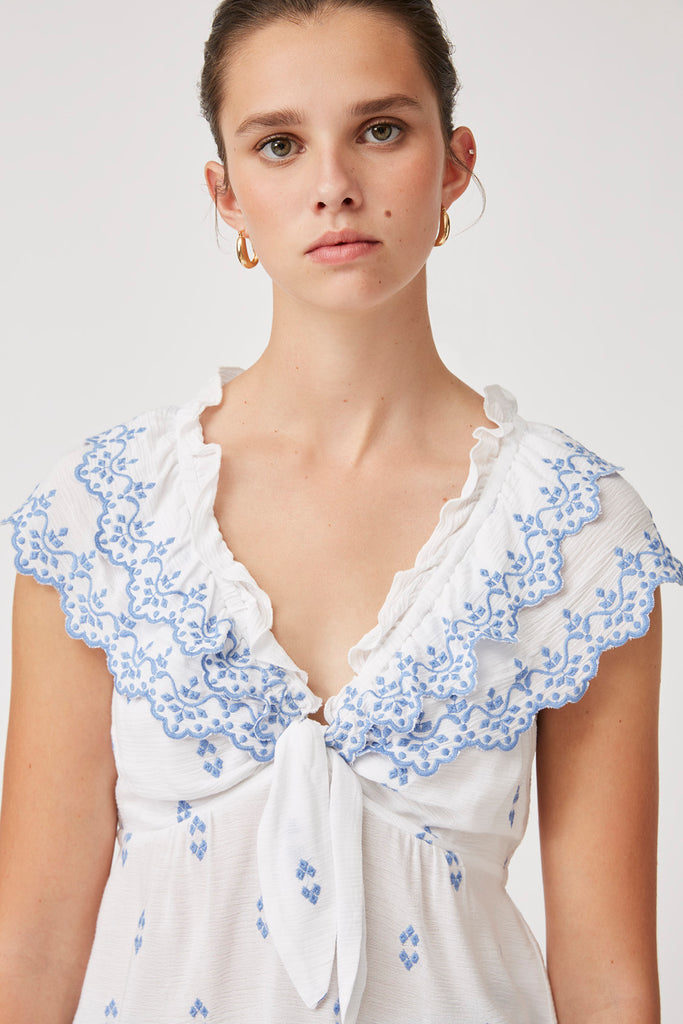 Lexi - Embroidered Blue Detail Short Blouse - Suncoo HK
