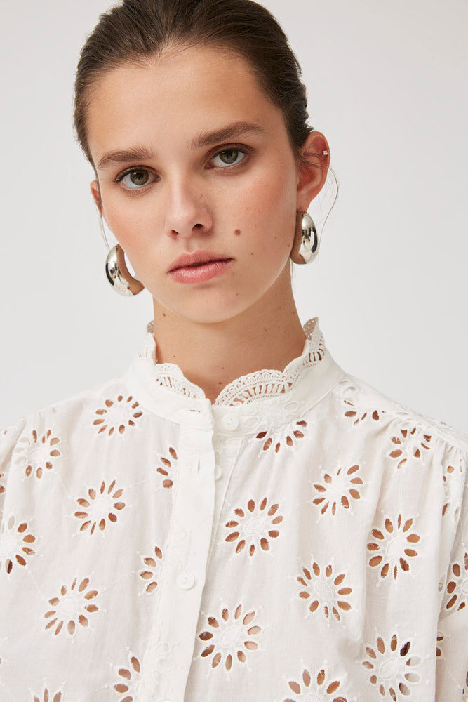 Lewis - Embroidered Floral Pattern Blouse - Suncoo HK