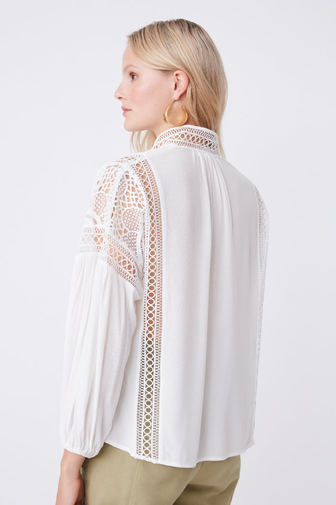 Lio - Flowing blouse with lace yoke - Suncoo HK